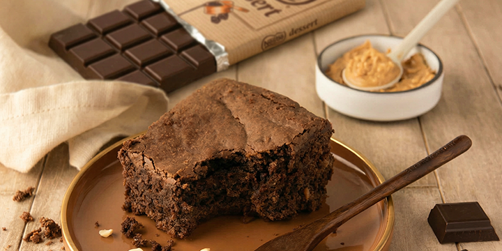 Brownie cu ciocolată neagră Nestlé Dessert® 