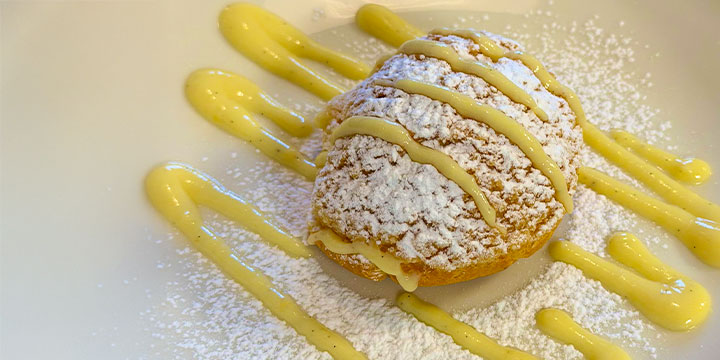 Choux a la crème by Rin Drăgoiu