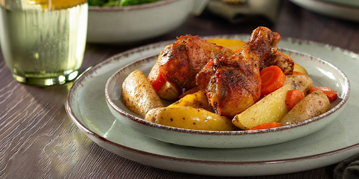 Pulpe inferioare de pui cu cartofi si morcovi by Philips Airfryer Dual Basket cu abur Seria 5000